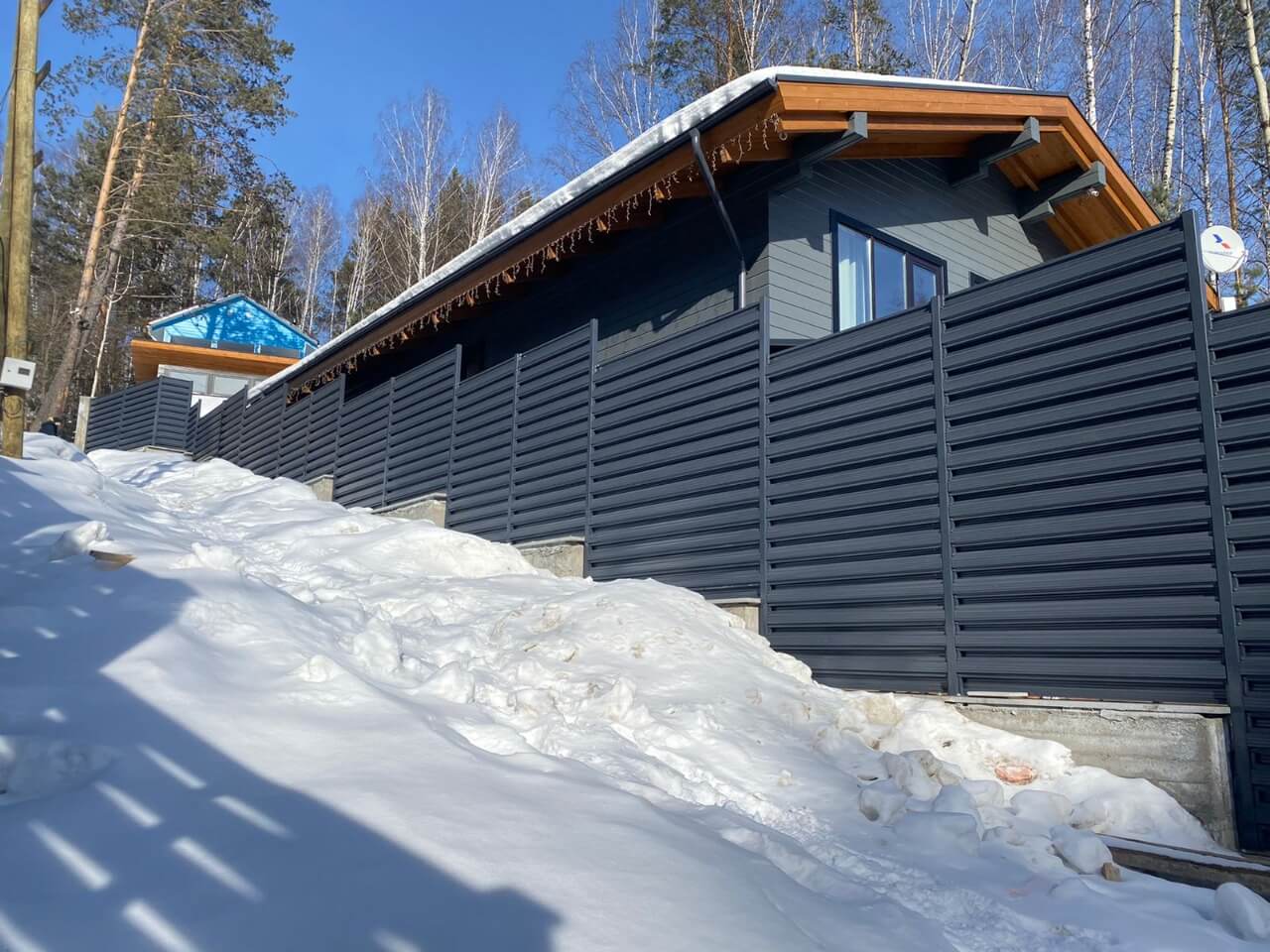 забор из штакетника 130м ral7024/7024 серый графит фото7 в Кургане