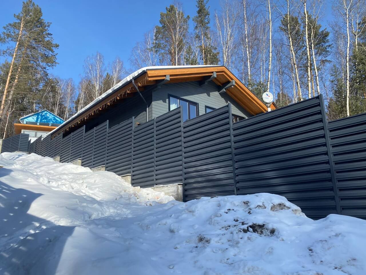 забор из штакетника 130м ral7024/7024 серый графит фото6 в Кургане