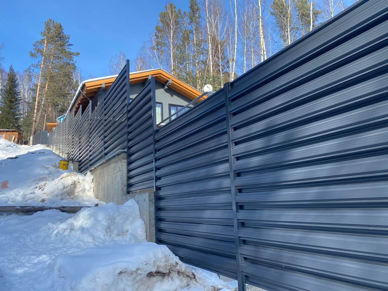 забор из штакетника 130м ral7024/7024 серый графит фото5 в Кургане