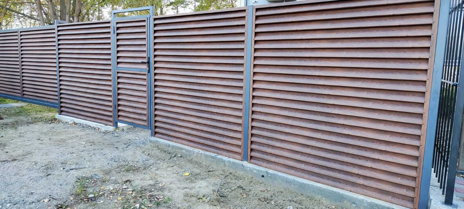 забор-жалюзи с ламелями еврожалюзи printech каштан фото1 в Кургане