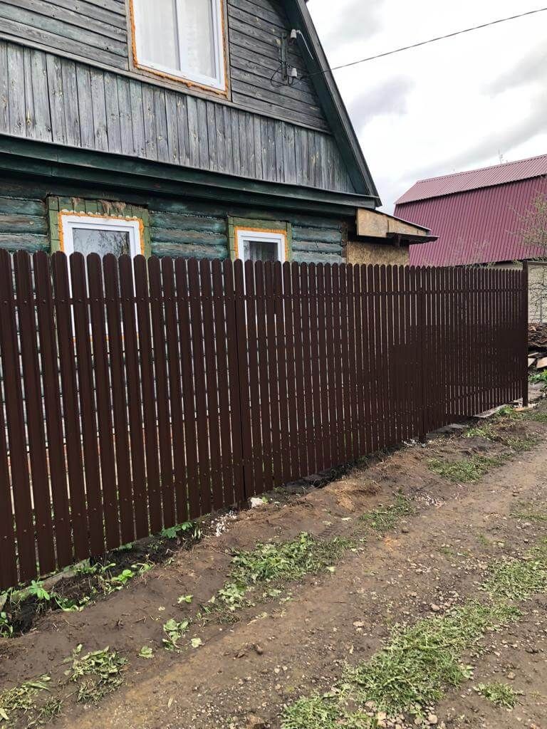 Забор из штакетника ЭКО-М 22м RAL8017/8017 Шоколад двусторонний в Кургане