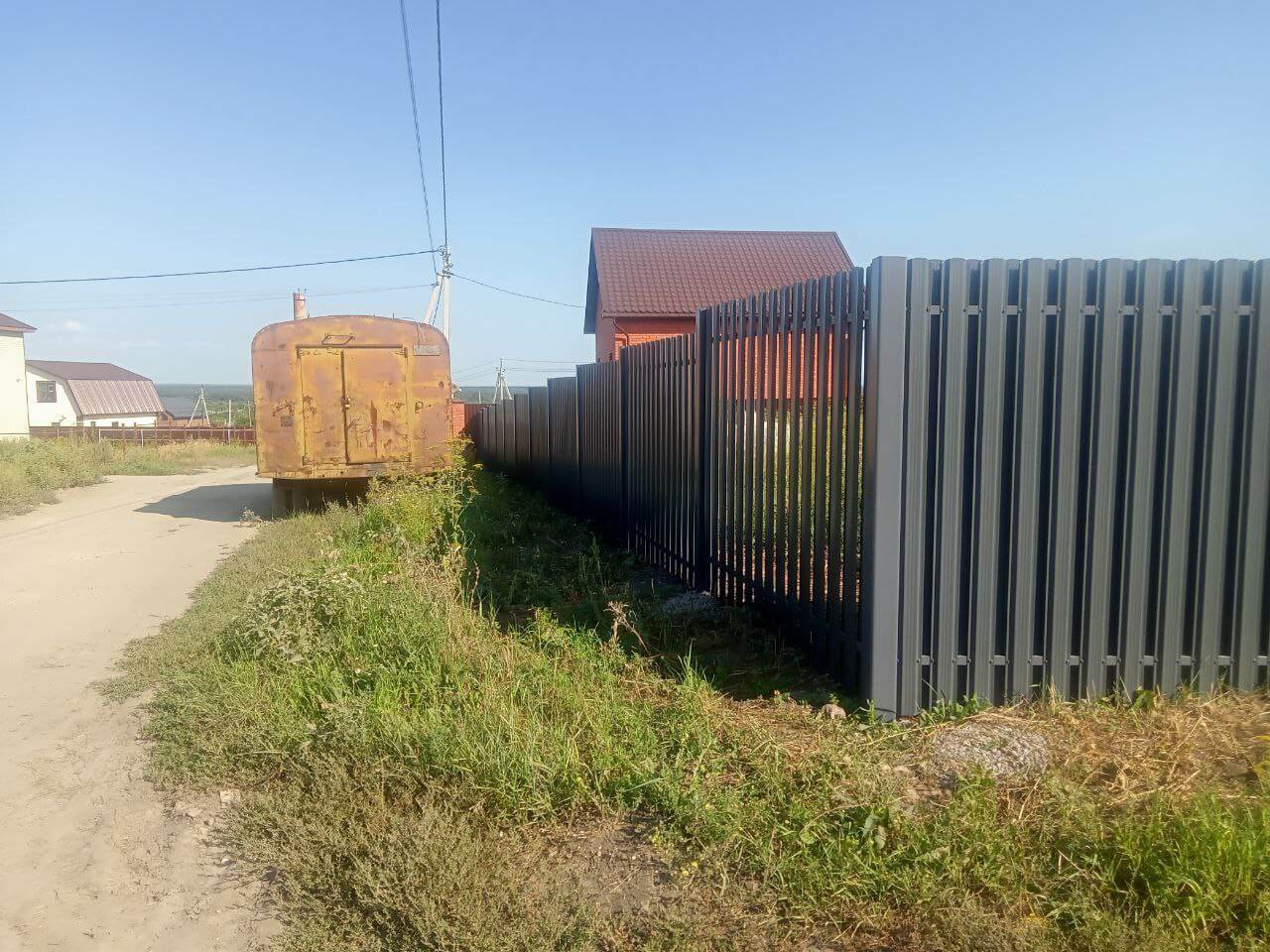 Забор из евроштакетника 21м RAL7024/7024 Серый Графит двусторонний фото 2 в Кургане