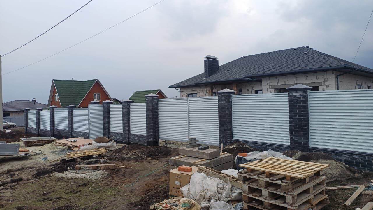 Забор-жалюзи из ламелей ЭКО-Z 94м RAL9003/9003 Белый двусторонний фото 2 в Кургане