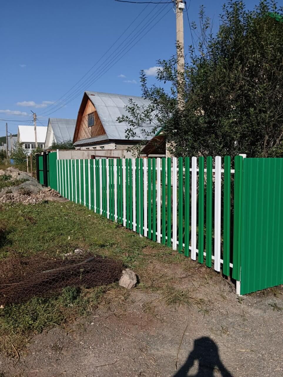 Забор из евроштакетника 10м RAL9003 Белый, RAL6029 Зеленая Мята в Кургане