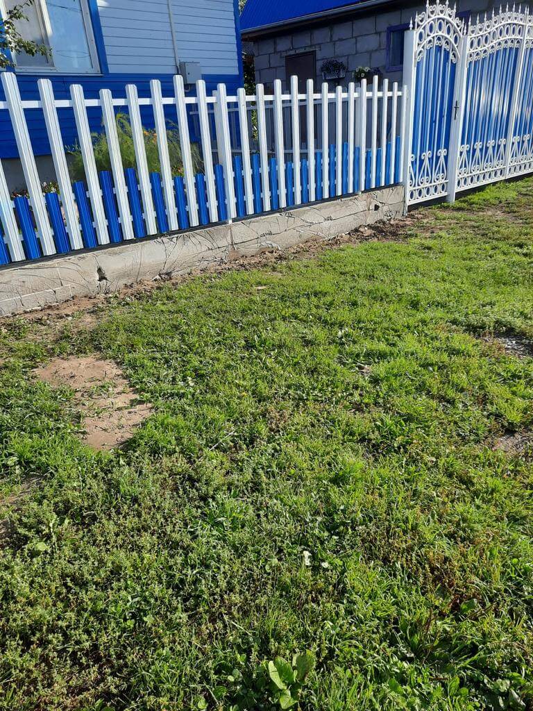 Забор из евроштакетника 14м RAL9003 Белый, RAL5005 Синий Сигнал фото 3 в Кургане