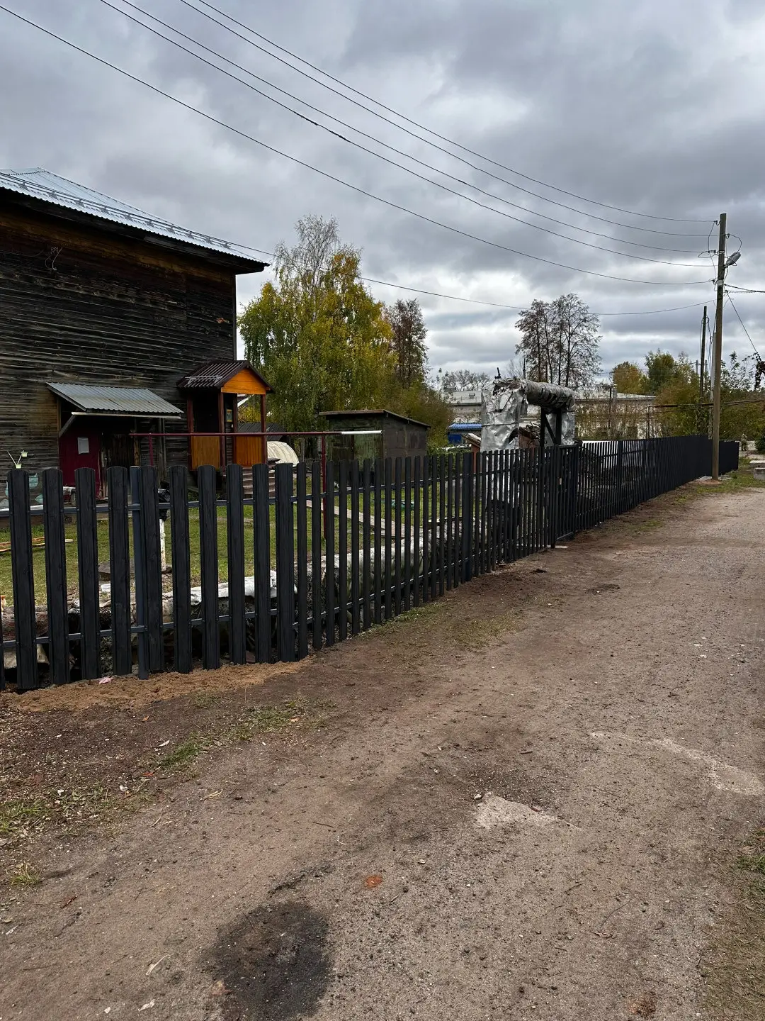 Забор из евроштакетника 63м Черное Дерево 3D Принтек фото 3 в Кургане