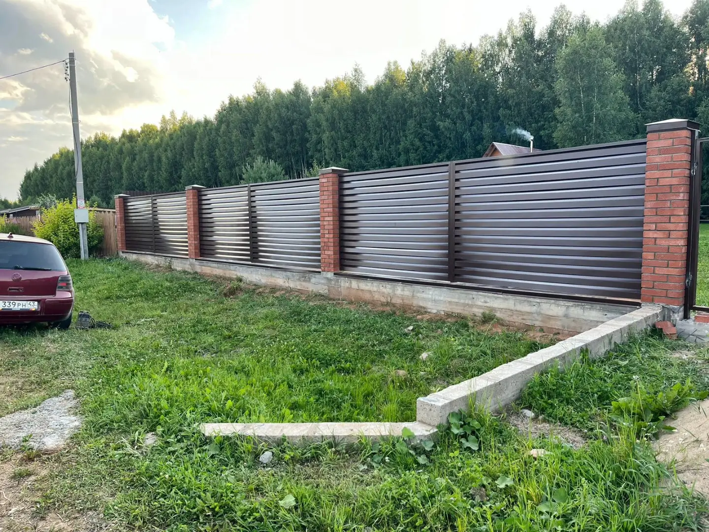 Забор-жалюзи из ламелей Хай-Тек 26м RAL8017/8017 Шоколад двусторонний в Кургане