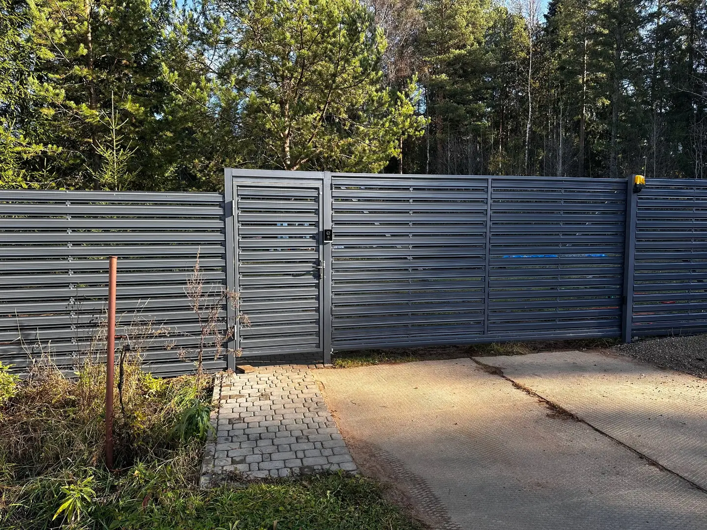 Забор-ранчо из евроштакетника 10м RAL7024 Серый Графит в Кургане